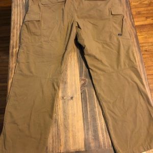 Men’s khaki pants
